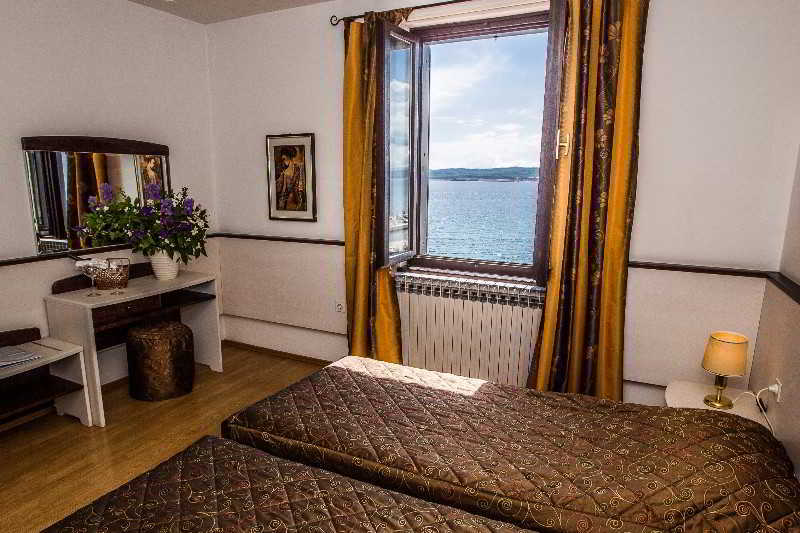 Hotel Kastel Crikvenica Exterior photo