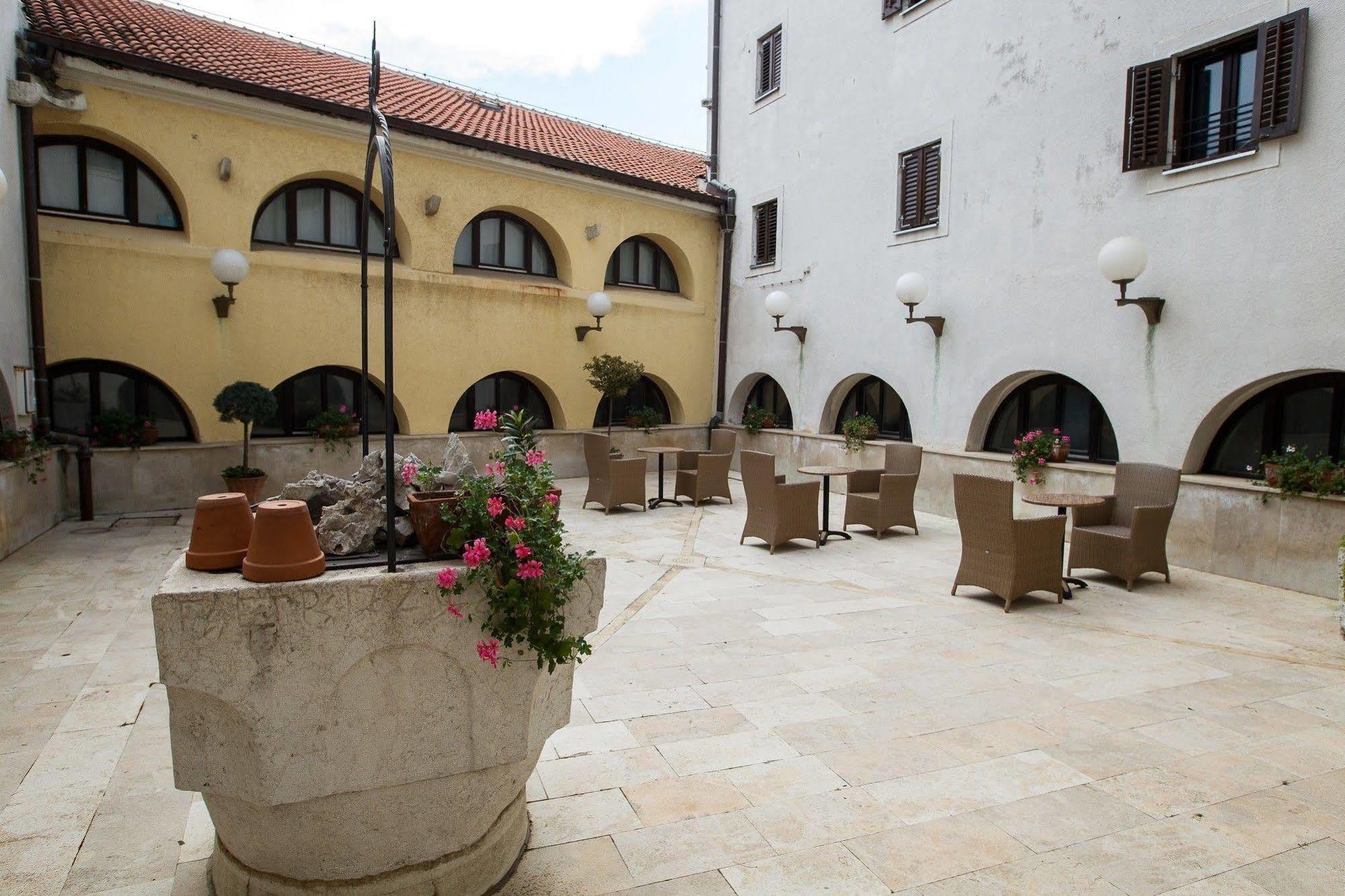 Hotel Kastel Crikvenica Exterior photo