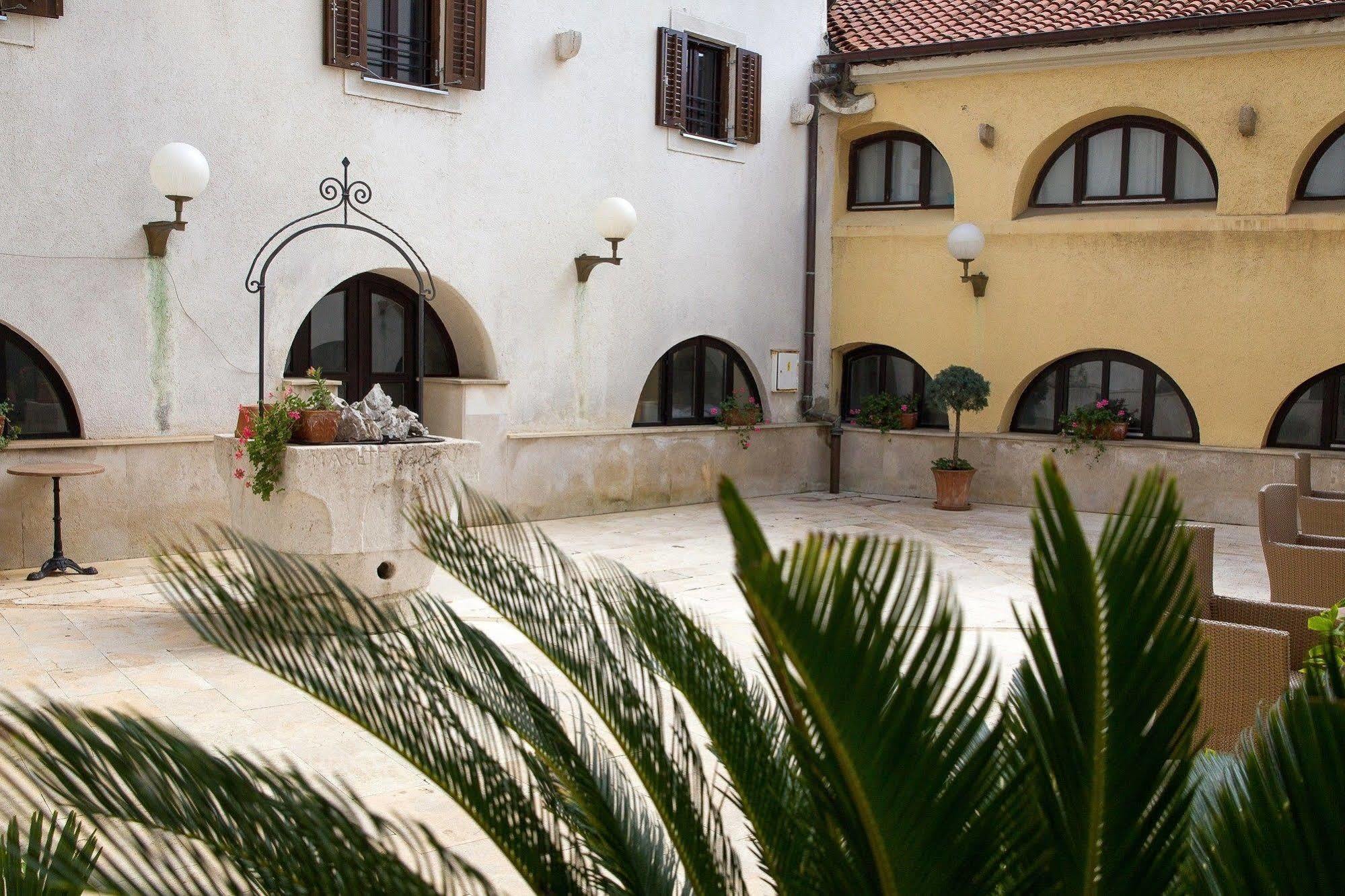 Hotel Kastel Crikvenica Exterior photo